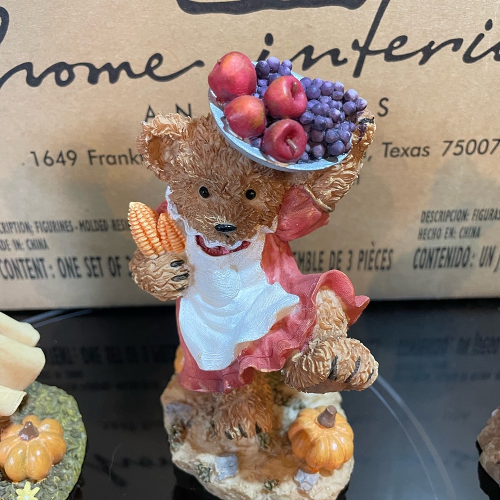 New Fall harvest bears set of three from home interiors and gifts resin - Picture 3 of 7